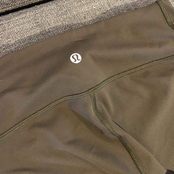 Lululemon size 4 mesh leggings - Picture 2 of 11